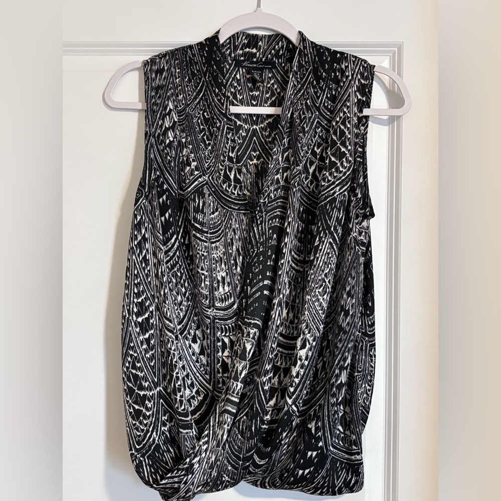 KENNETH Cole Small Black and White Patterned Women's crossover Blouse